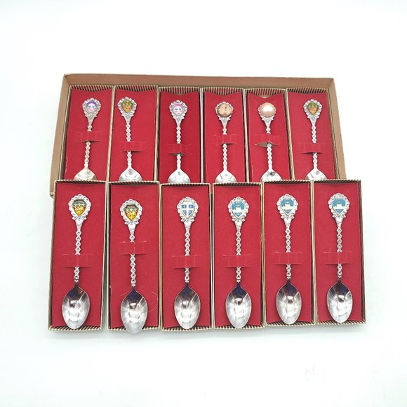 Set of 12 Collectors' Spoons in Boxes from Quebec -St. Bernard de Lacolle - Picture 1 of 11